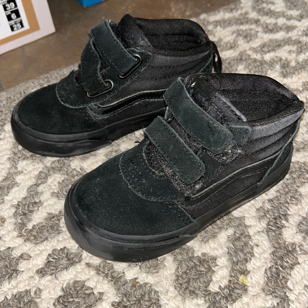Used Toddler Vans - All black size 7